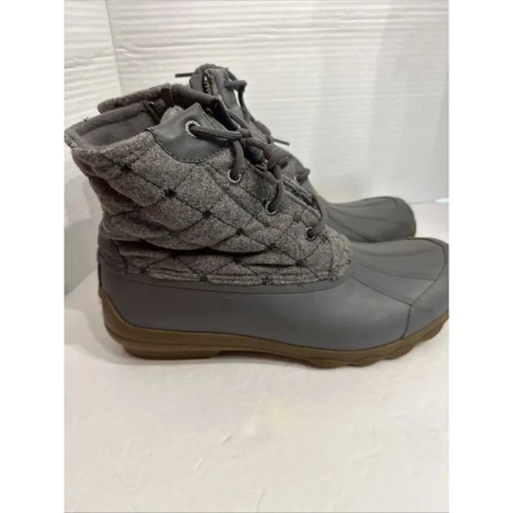 Sperry Duck Boots Womens 10 Saltwater Quilted‎ Waterproof Gray Ankle STS85656